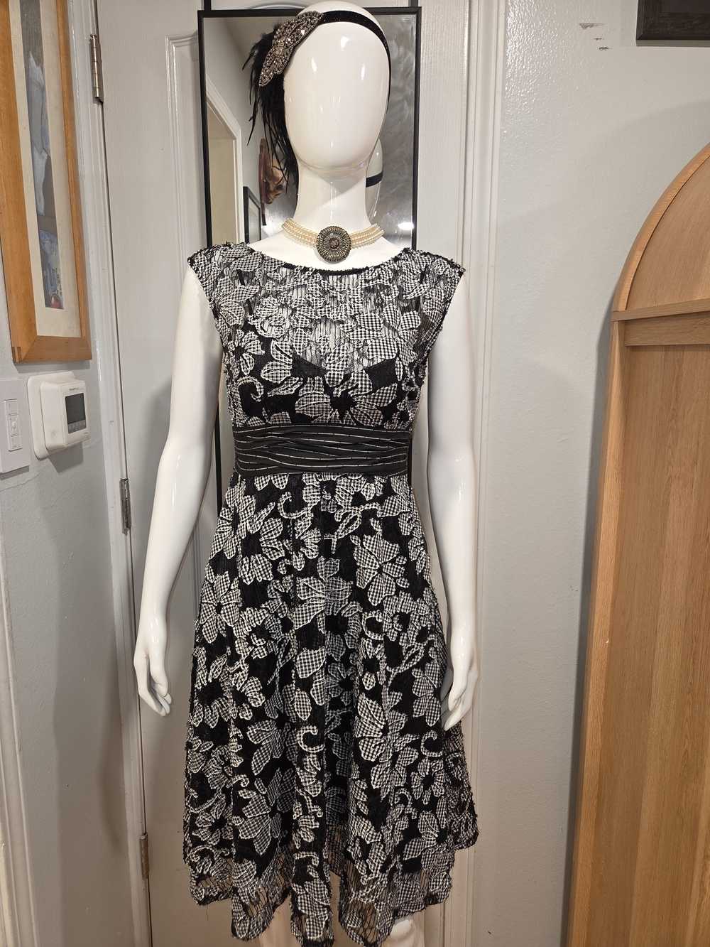 Anthropologie Gorgeous Black and White Floral Midi Dress Sz 4